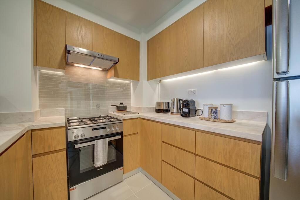 Burj Khalifa View - 2Br And Maid - Downtown Apartment Dubai Exterior photo