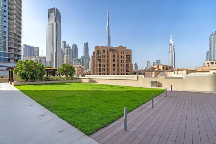 Burj Khalifa View - 2Br And Maid - Downtown Apartment Dubai Exterior photo